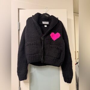 GOGO short heart cardigan